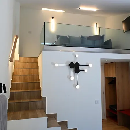 Asteroskoni Luxury * Anabolu